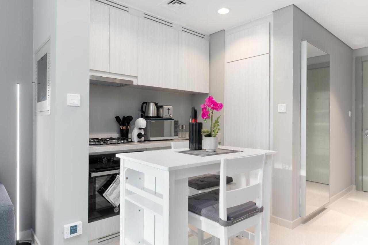 White Sage - Damac Zada Tower Apartment *